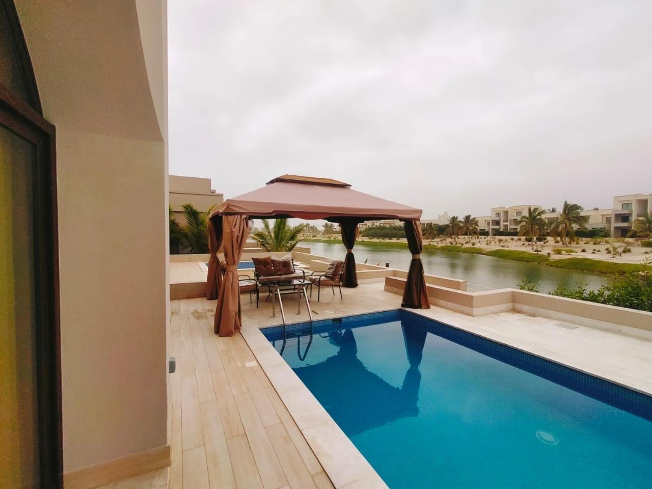 Luxury Villa With Private Swimming Pool Ma'murah Exterior photo